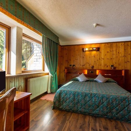 Hotel Bouton D'Or - Конь Екстер'єр фото