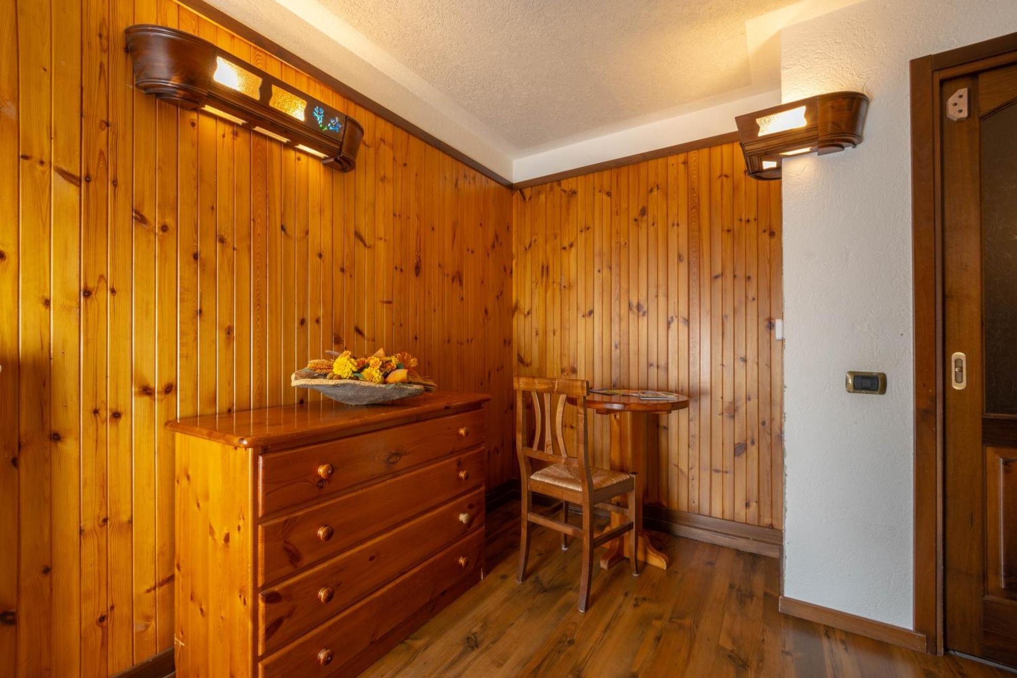 Hotel Bouton D'Or - Конь Екстер'єр фото