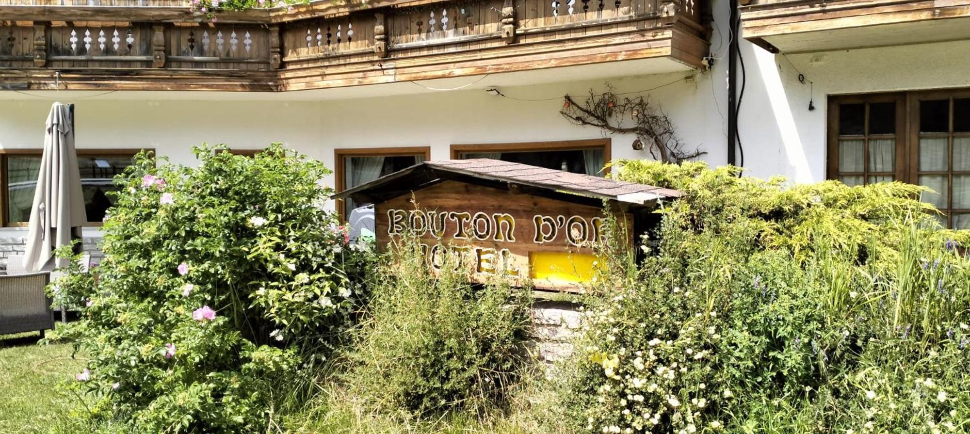 Hotel Bouton D'Or - Конь Екстер'єр фото