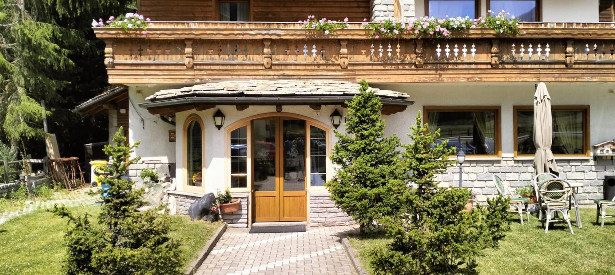 Hotel Bouton D'Or - Конь Екстер'єр фото