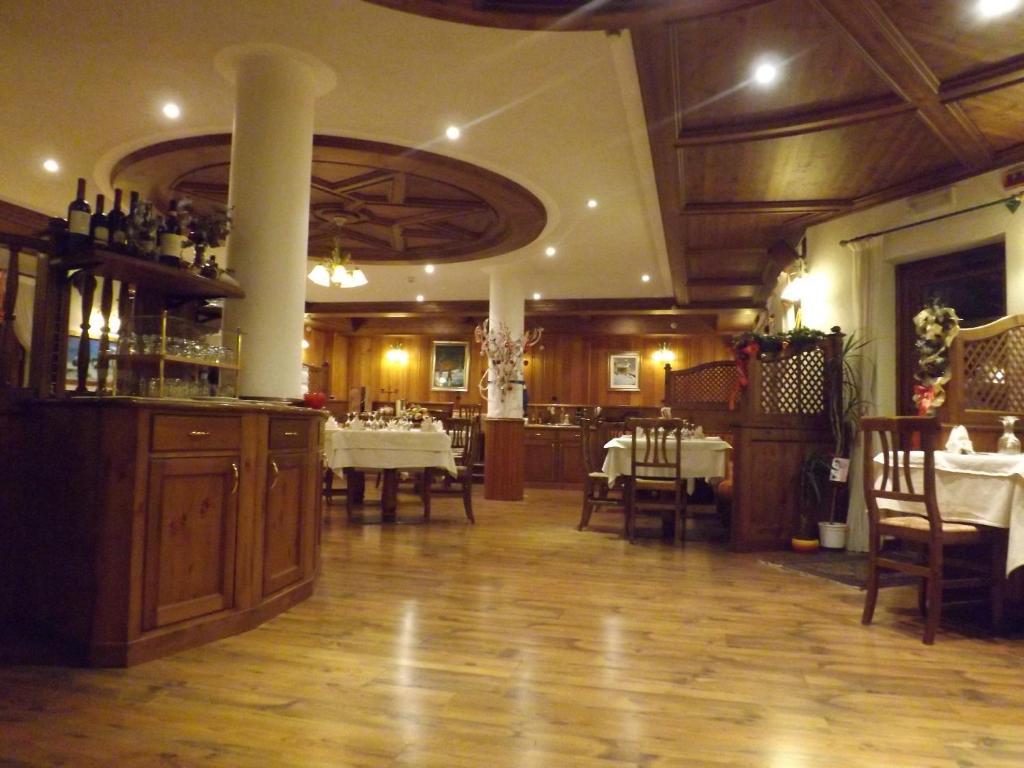 Hotel Bouton D'Or - Конь Екстер'єр фото