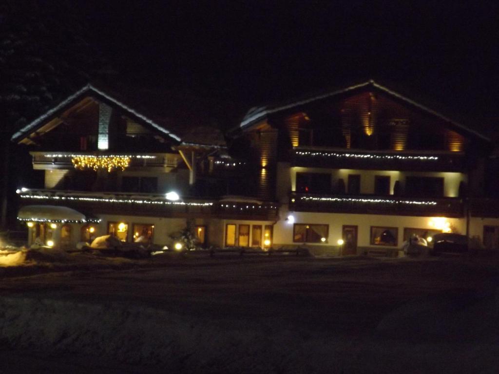 Hotel Bouton D'Or - Конь Екстер'єр фото